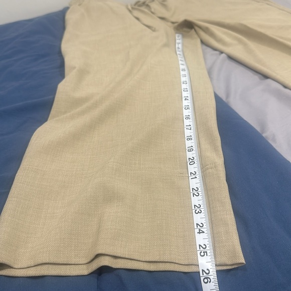 EUC Women’s ankle high slacks | wore once - Picture 6 of 7